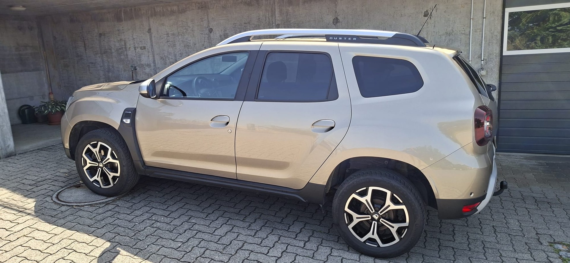 DACIA Duster TCe 125 Prestige 4x4-image-1