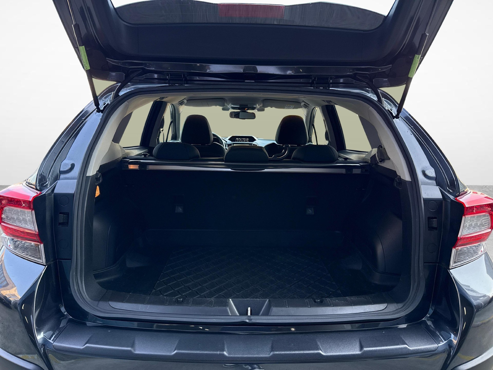SUBARU XV 2.0i Swiss Plus-image-11