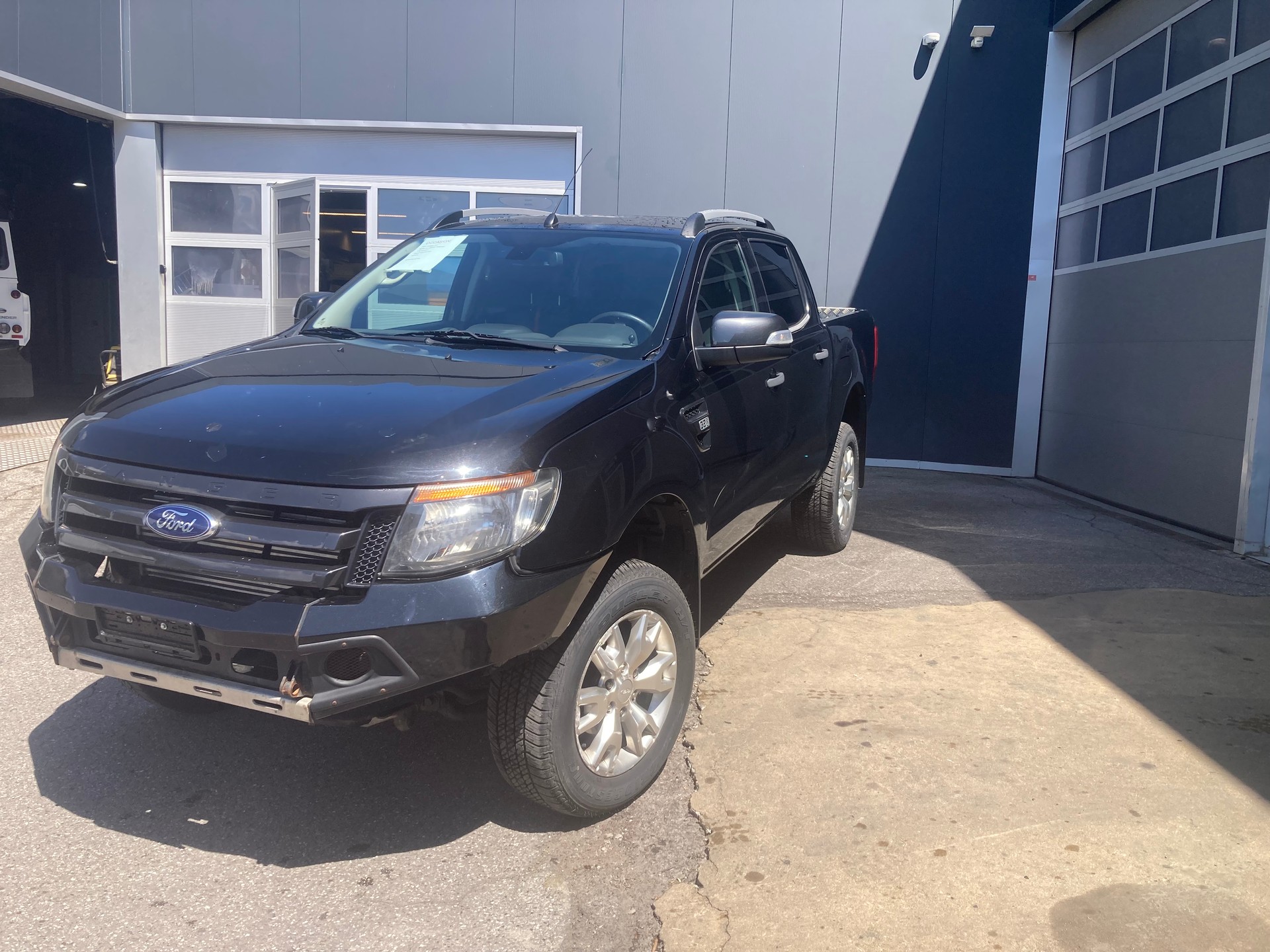FORD 3.2 TDCi 4x4 Wildtrak-image-1