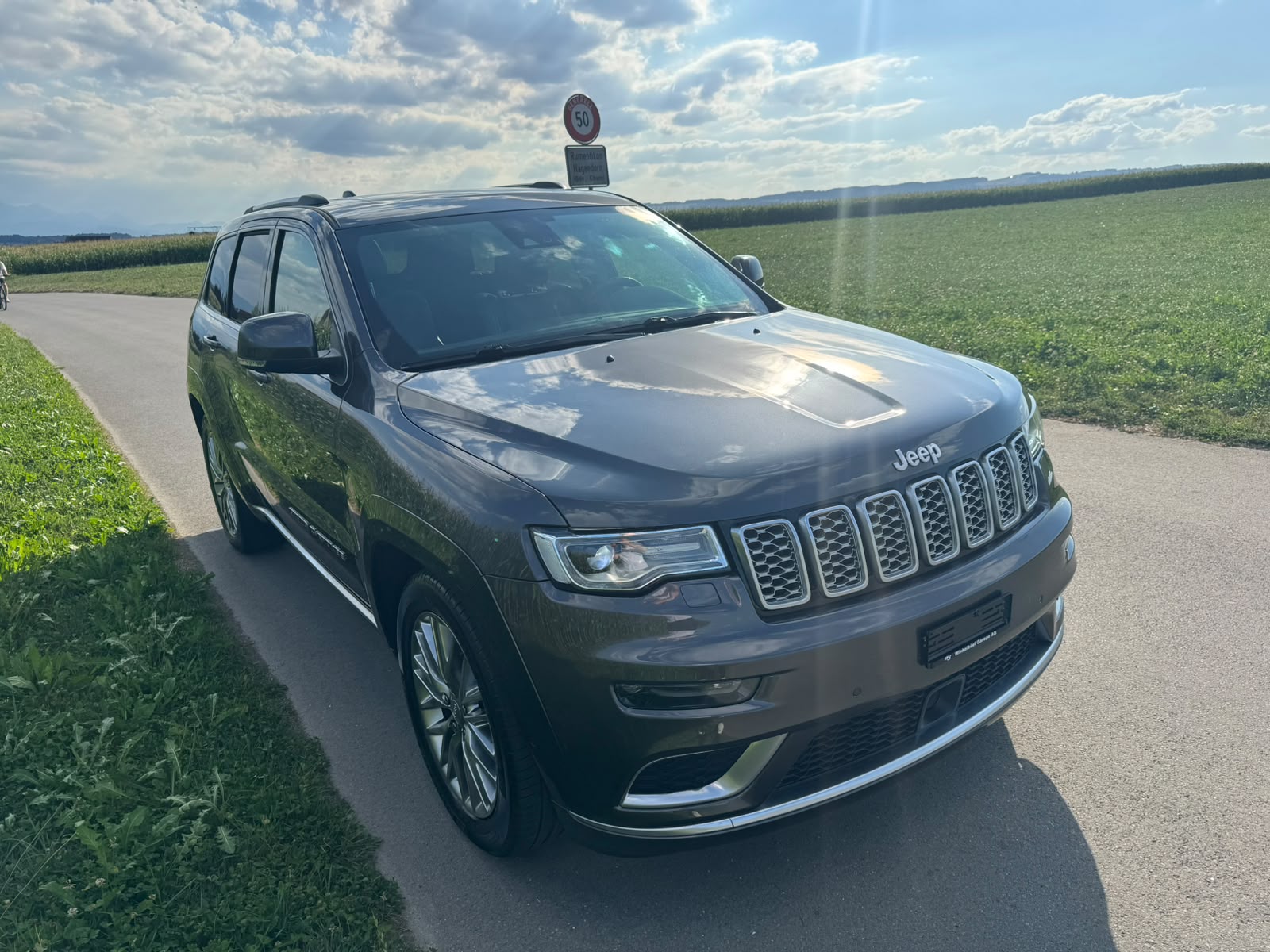 JEEP Grand Cherokee 3.0 CRD Summit Automatic mit 3,5t Anhängelast-image-1