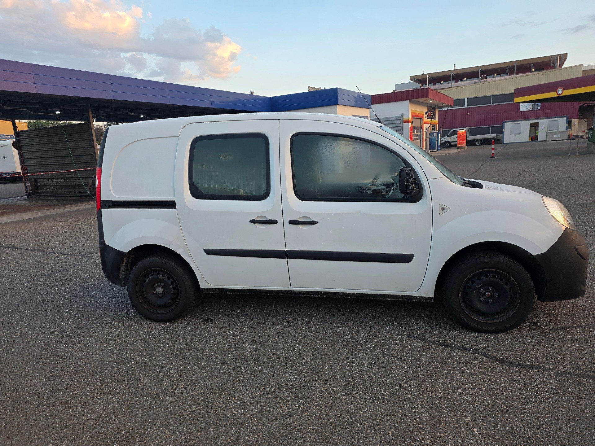 RENAULT Kangoo Z.E.-image-2