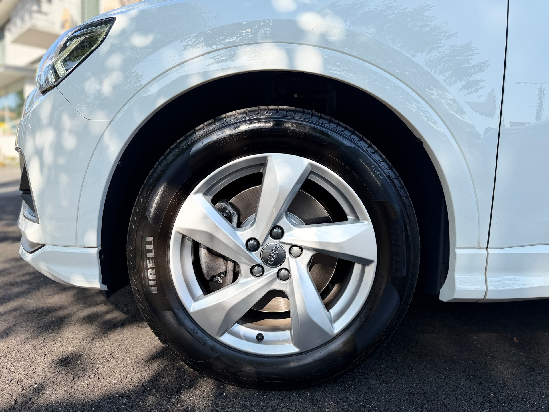 AUDI Q3 40 TFSI S line quattro S-tronic-image-4