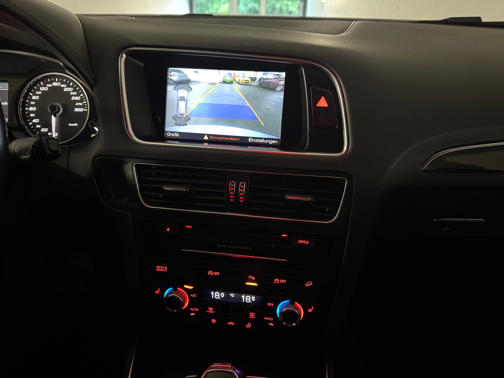AUDI SQ5 3.0 TDI quattro tiptronic-image-14