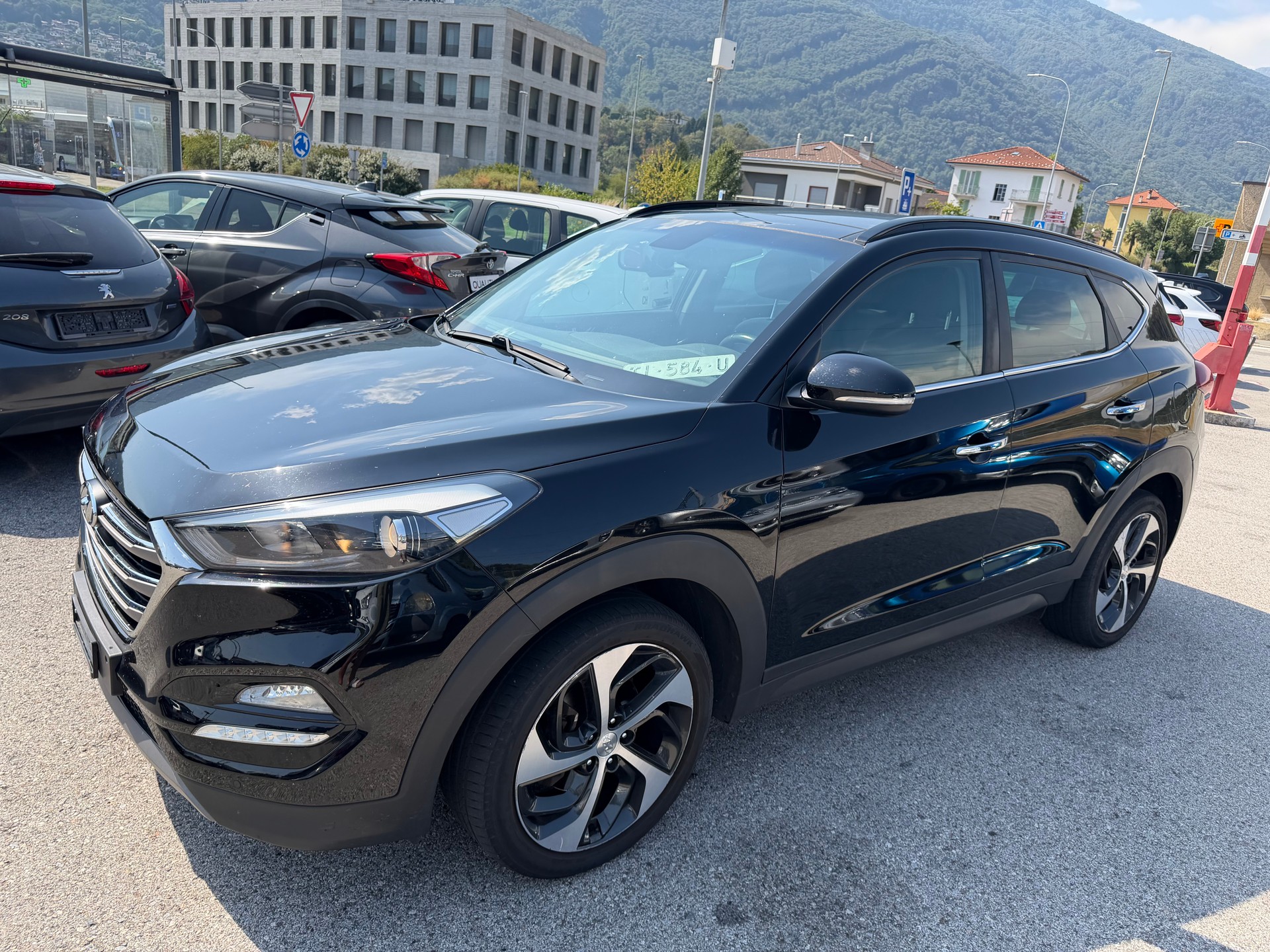 HYUNDAI Tucson 2.0 CRDI Vertex 4WD Automatic-image-1