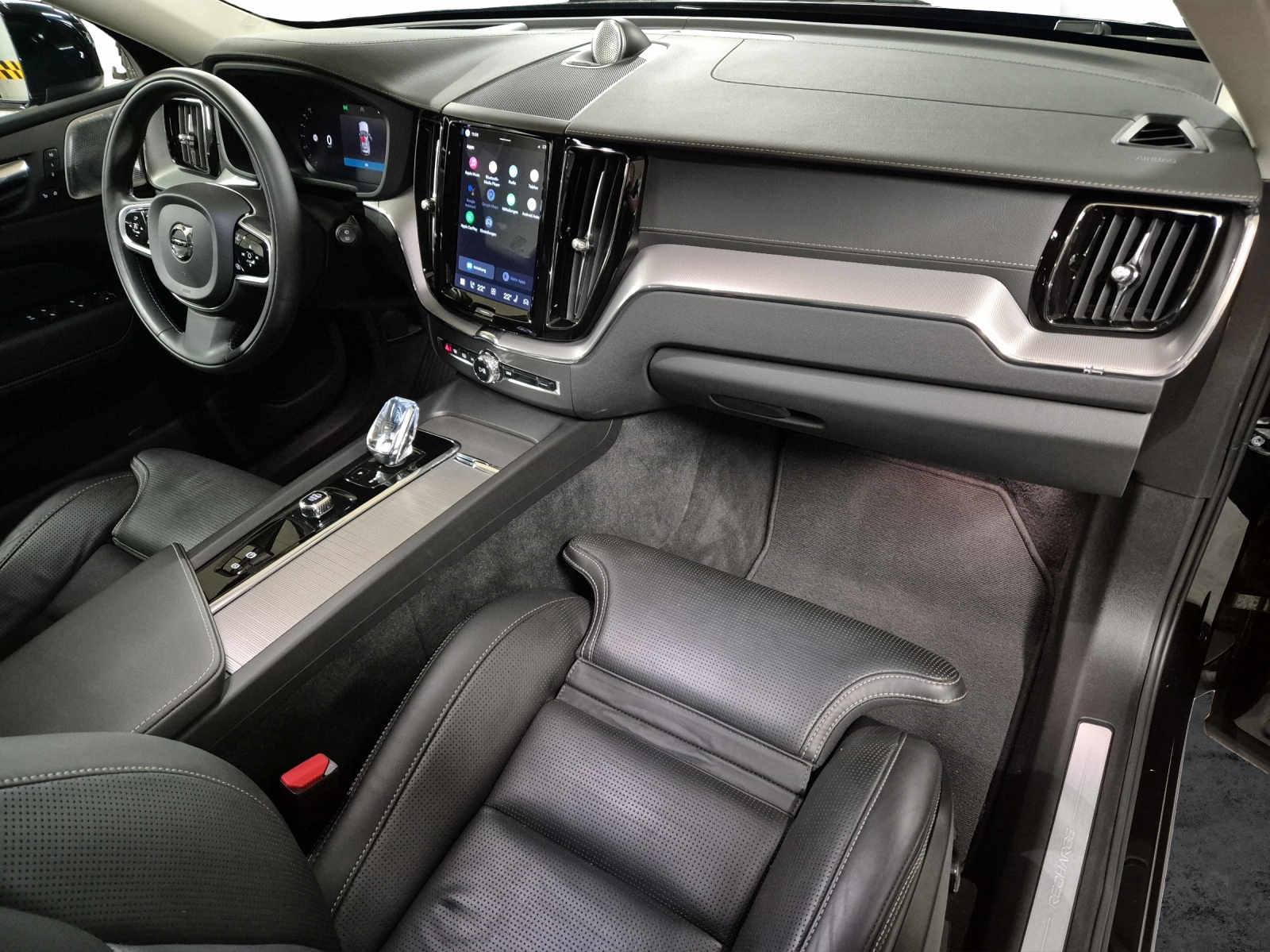 VOLVO XC60 2.0 T8 TE Inscription eAWD-image-17