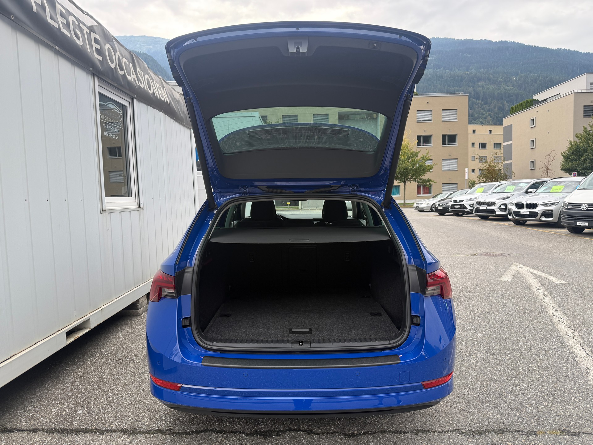 SKODA Octavia Combi 2.0 TDI DSG Ambition *TOP-AUSSTATTUNG*-image-5