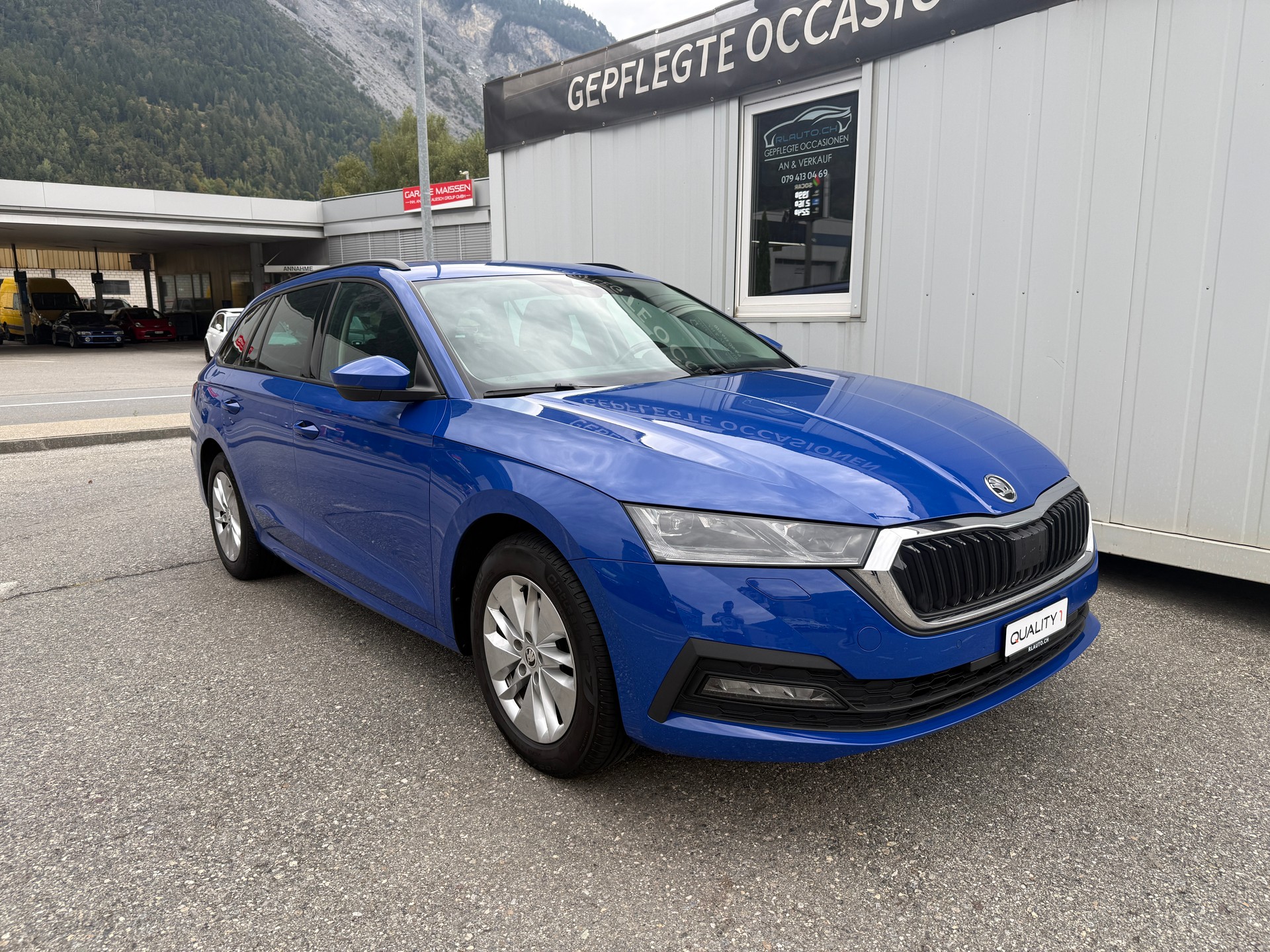 SKODA Octavia Combi 2.0 TDI DSG Ambition *TOP-AUSSTATTUNG*-showroom-element-1