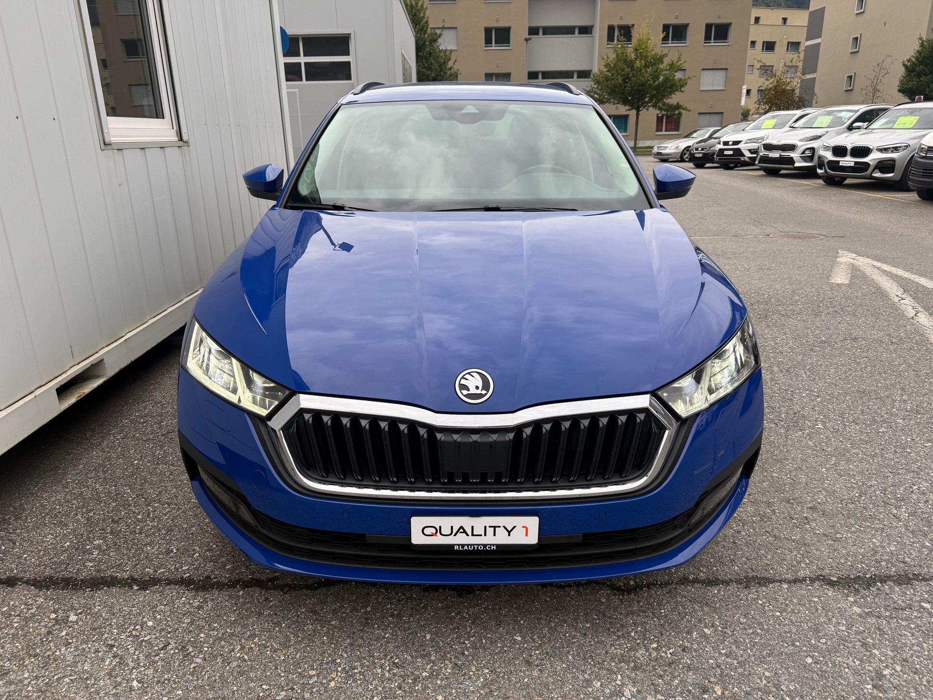 SKODA Octavia Combi 2.0 TDI DSG Ambition *TOP-AUSSTATTUNG*-image-12