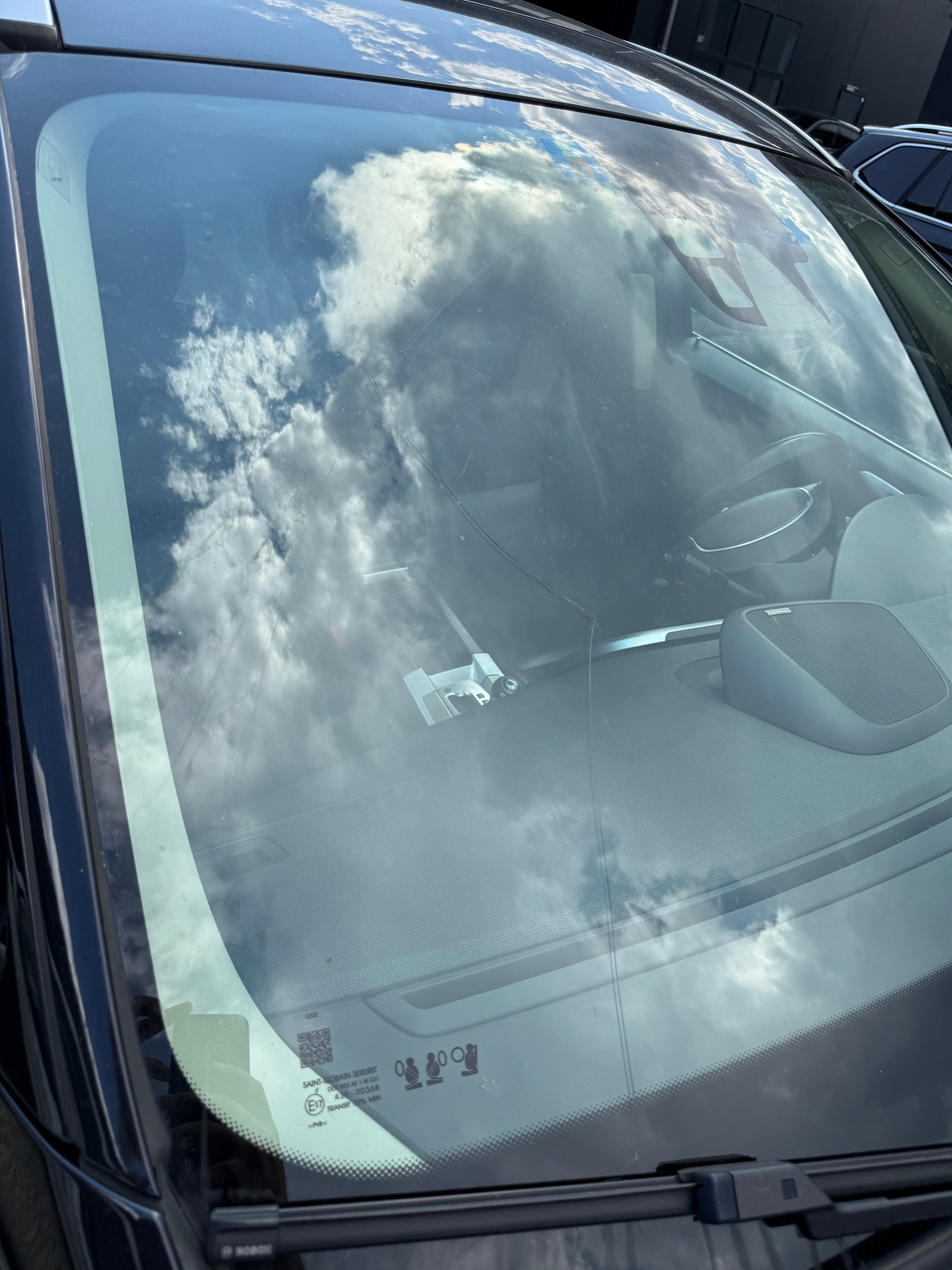VOLVO XC60 D5 AWD Kinetic Geartronic-image-15