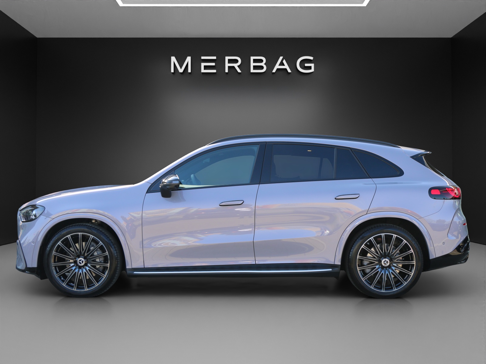 MERCEDES-BENZ GLC 400 4MATIC with EQ Technology-image-1