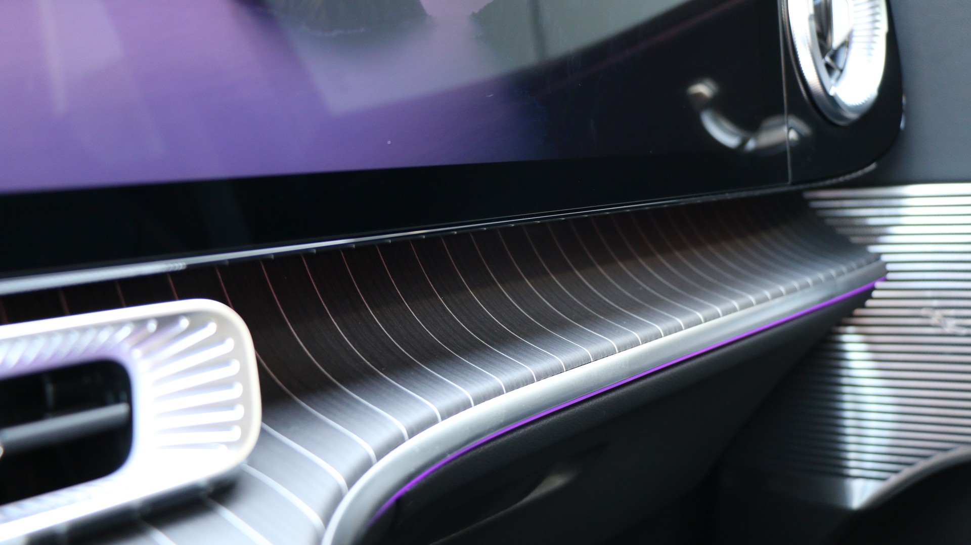 MERCEDES-BENZ GLC 400 4MATIC with EQ Technology-image-19
