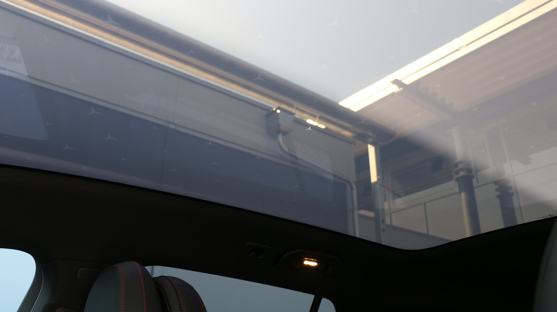 MERCEDES-BENZ GLC 400 4MATIC with EQ Technology-image-21