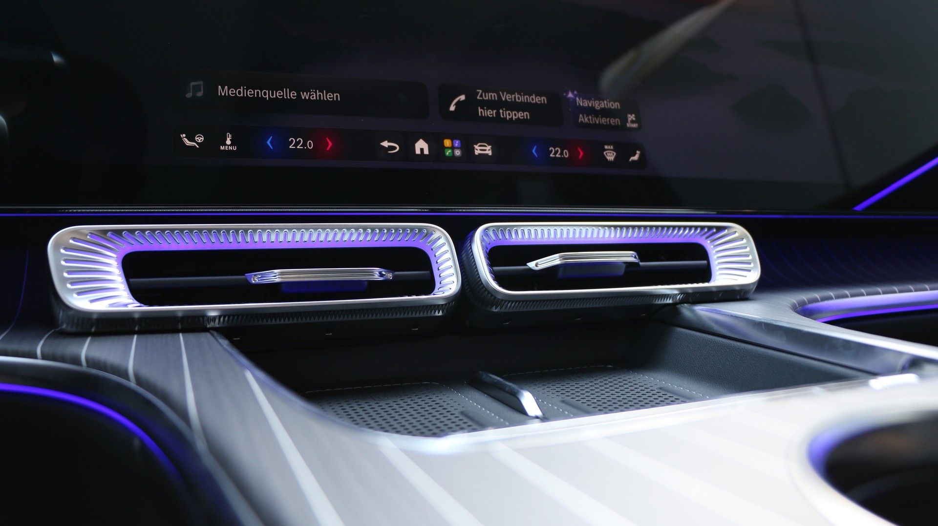 MERCEDES-BENZ GLC 400 4MATIC with EQ Technology-image-17