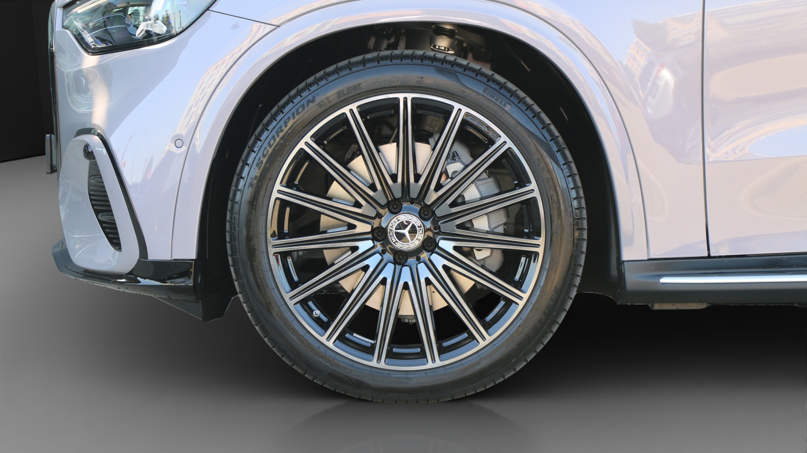 MERCEDES-BENZ GLC 400 4MATIC with EQ Technology-image-4