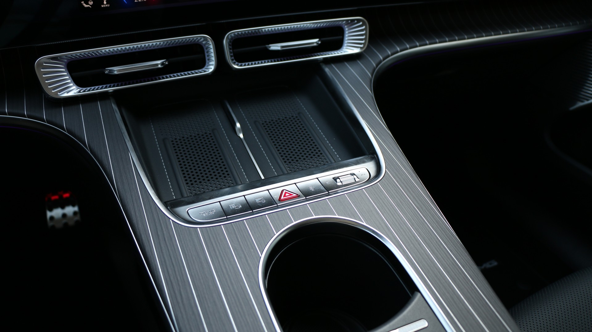 MERCEDES-BENZ GLC 400 4MATIC with EQ Technology-image-18
