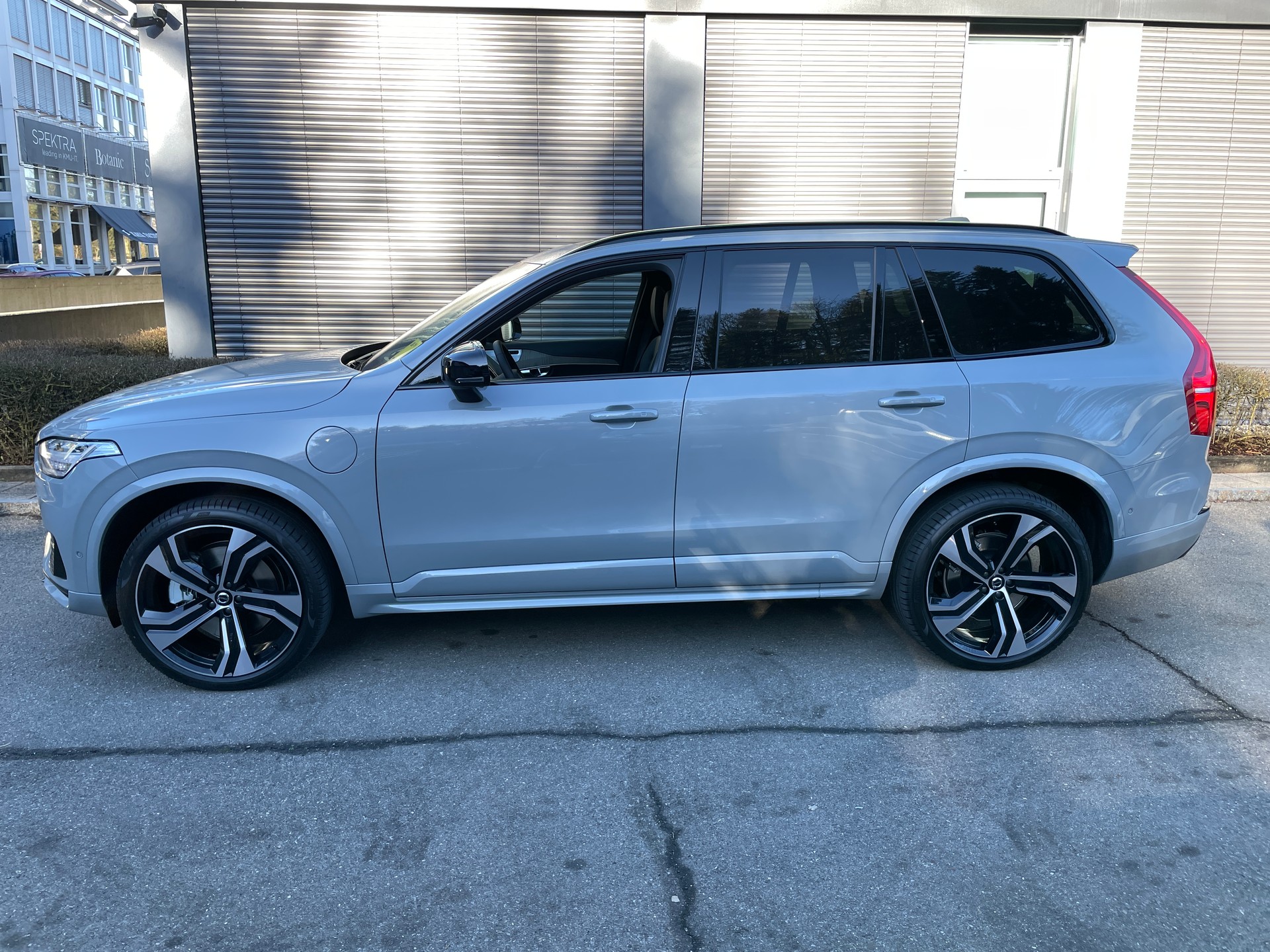 VOLVO XC90 T8 eAWD PluginHybrid Ultra Dark 7-Sitzer Geartronic-image-7