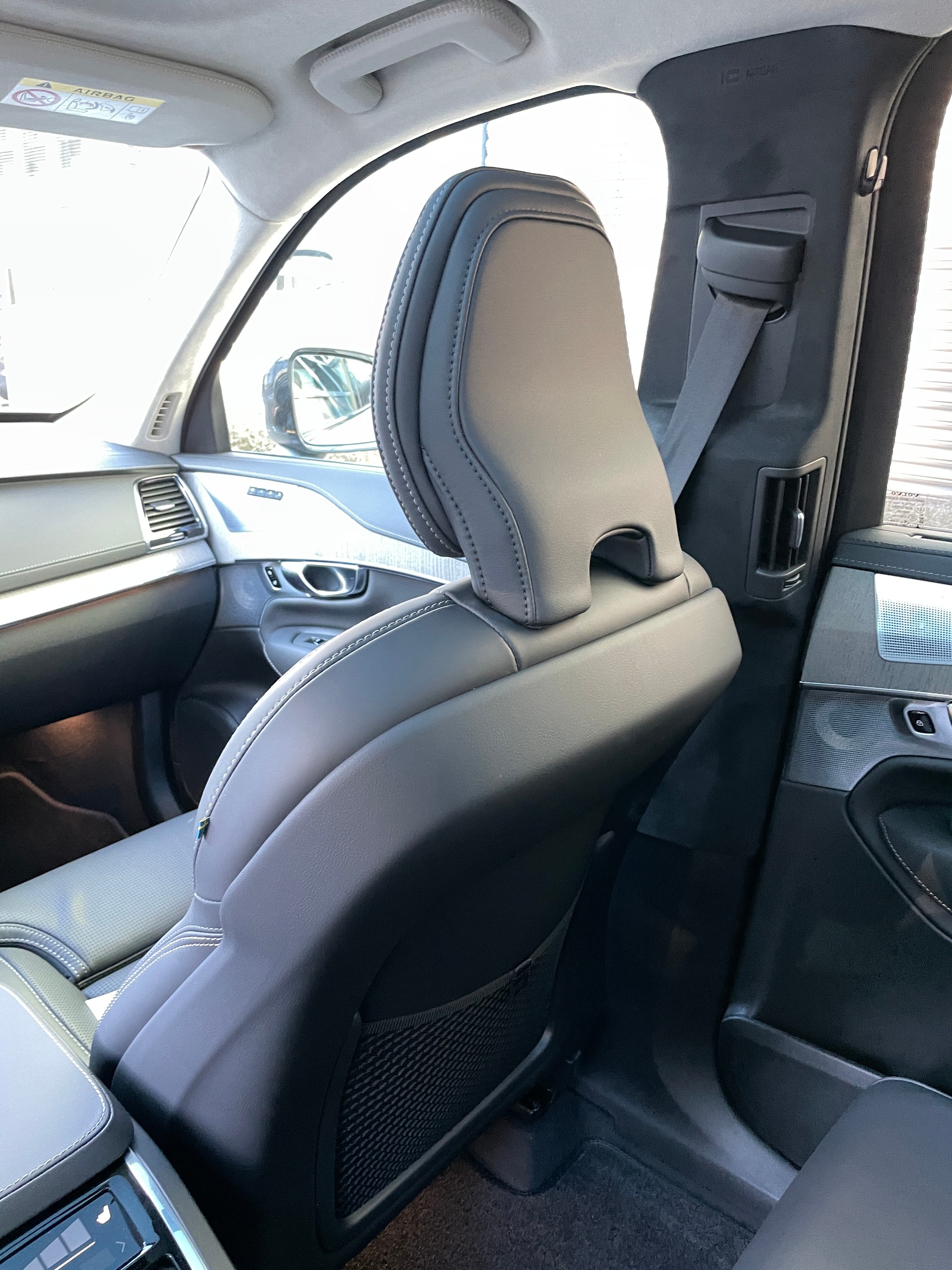 VOLVO XC90 T8 eAWD PluginHybrid Ultra Dark 7-Sitzer Geartronic-image-17