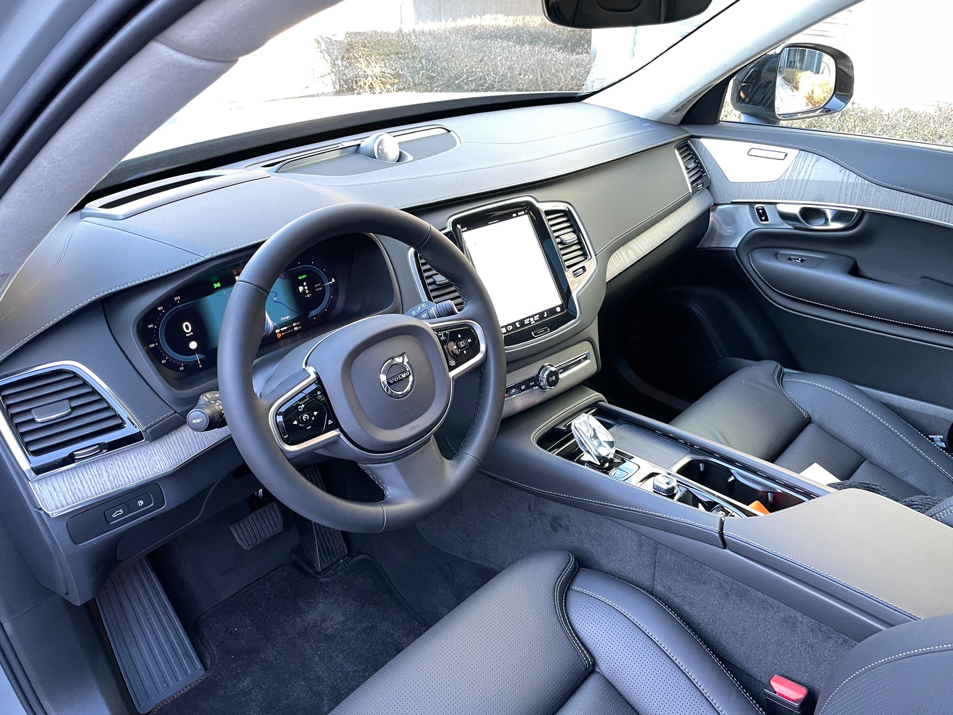 VOLVO XC90 T8 eAWD PluginHybrid Ultra Dark 7-Sitzer Geartronic-image-9