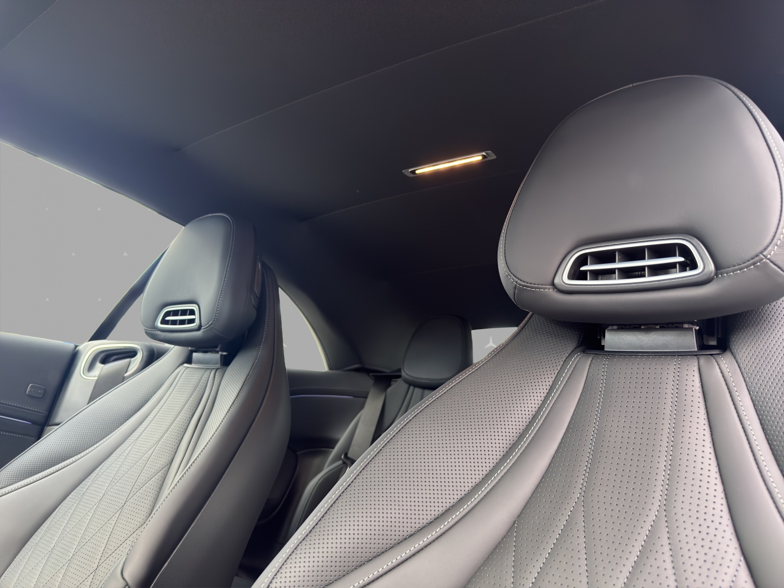 MERCEDES-BENZ CLE AMG 53 Cabrio 4Matic+ 9G-Tronic-image-8