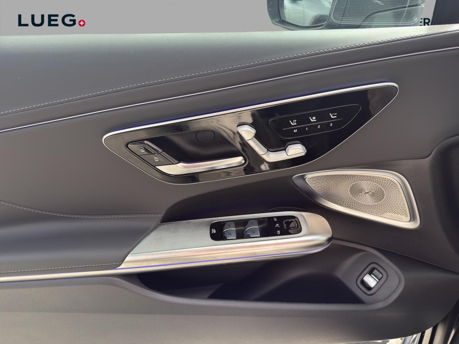 MERCEDES-BENZ CLE AMG 53 Cabrio 4Matic+ 9G-Tronic-image-12