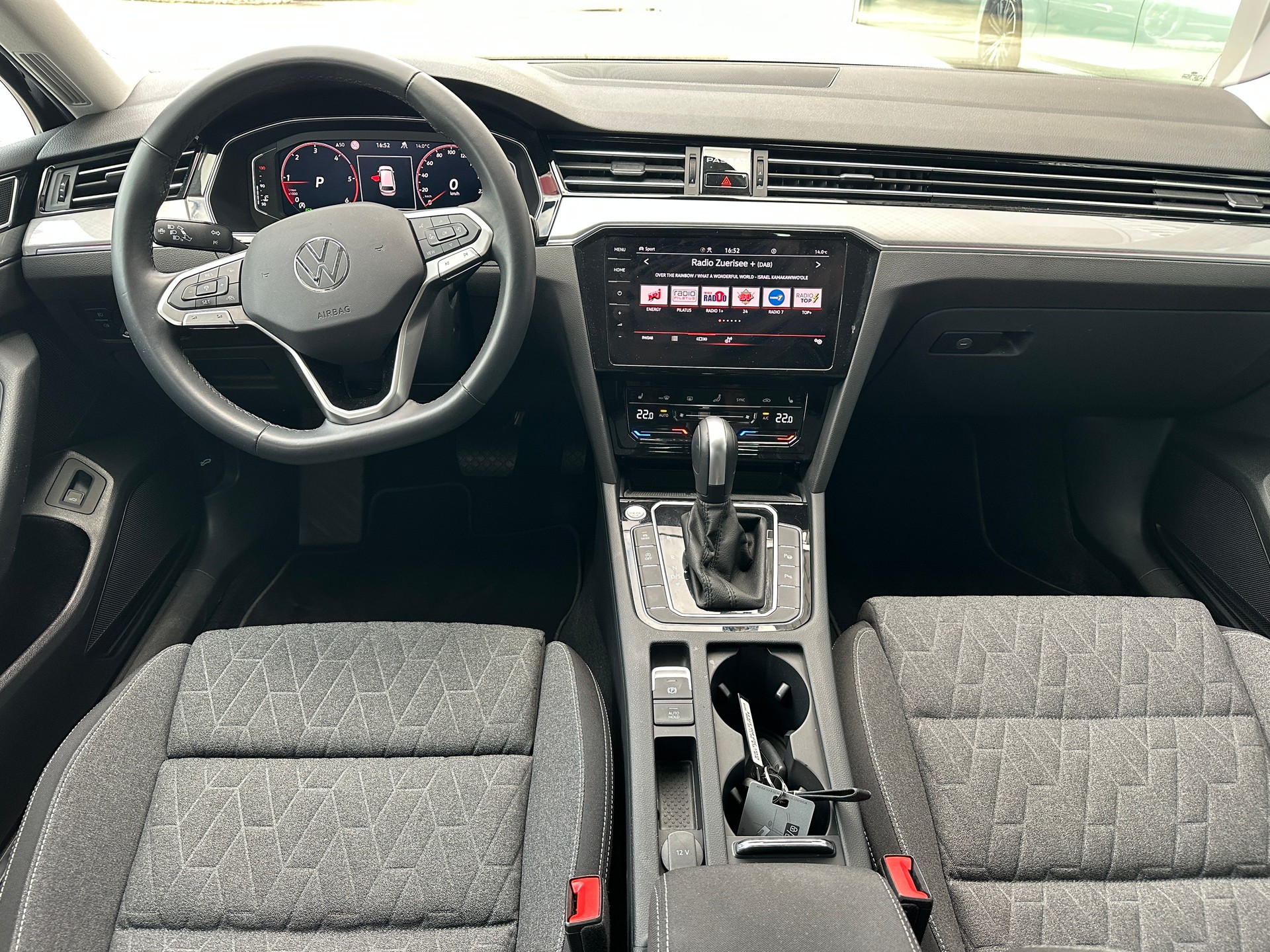 VW Passat 2.0 TDI BMT Business DSG-image-5