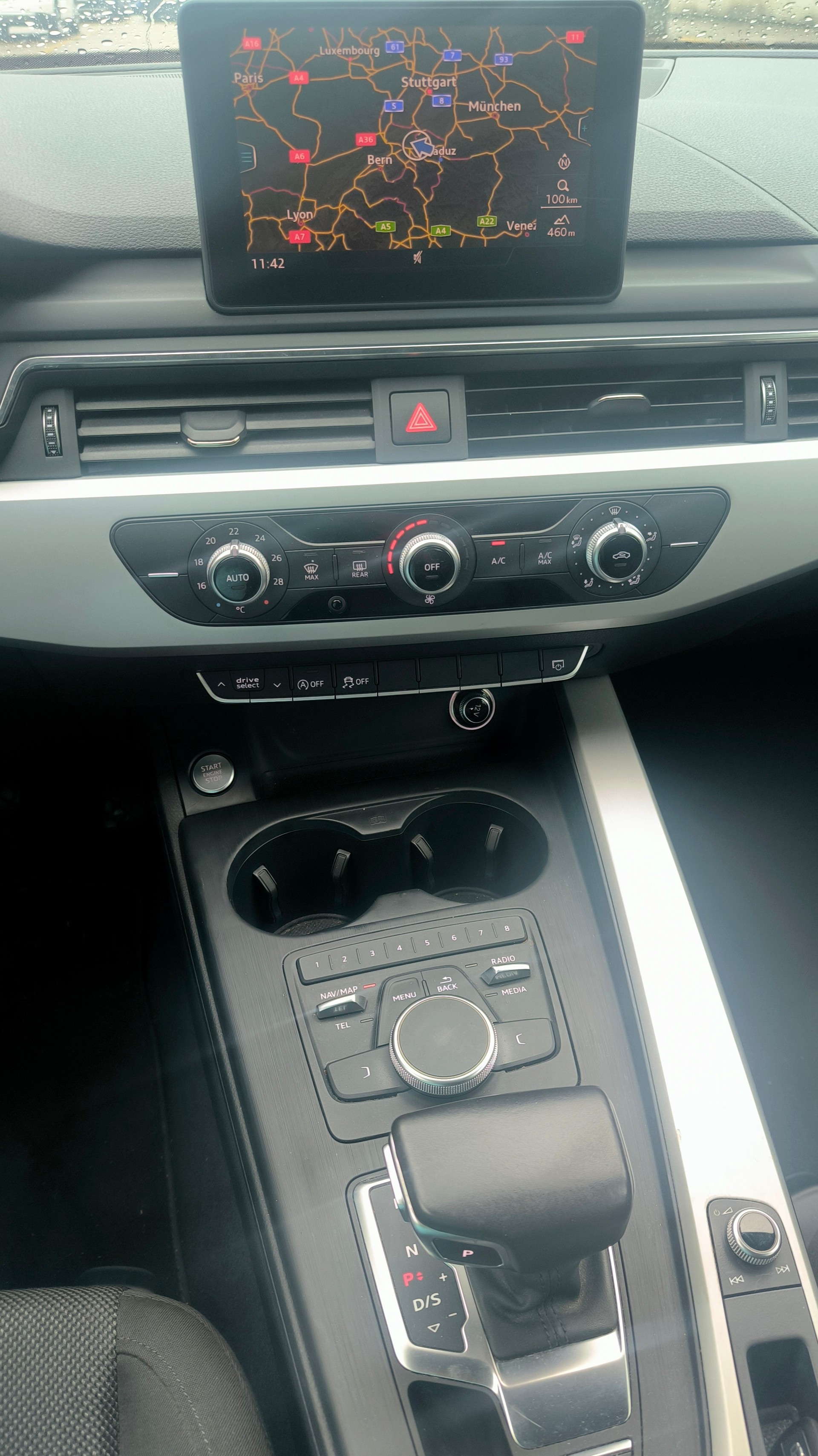 AUDI A4 Avant 2.0 TDI S-tronic-image-8