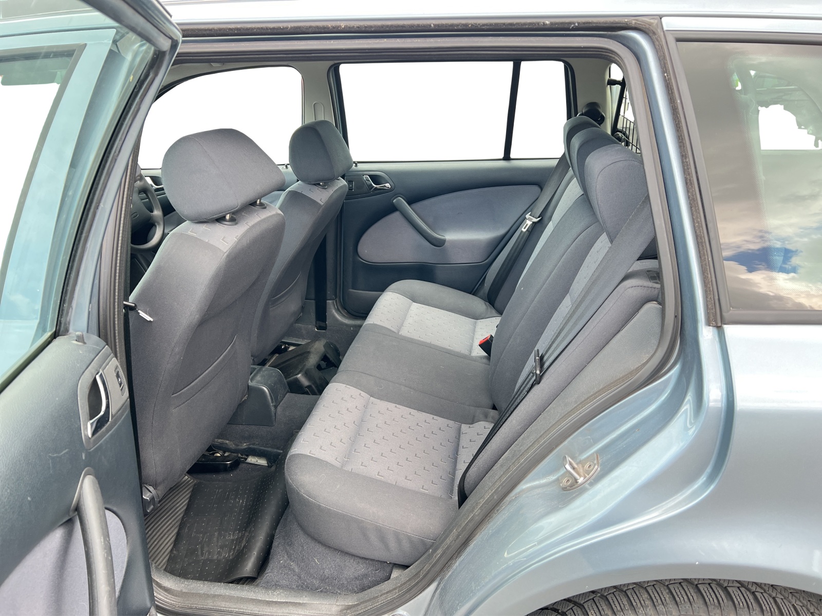 SKODA Octavia 2.0 Ambiente Rechtslenker-image-9