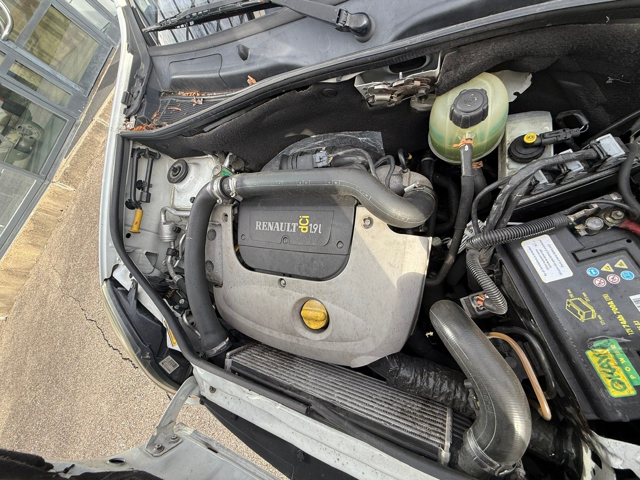RENAULT Kangoo 1.9 dCi Privilège Suisse 4x4-image-13