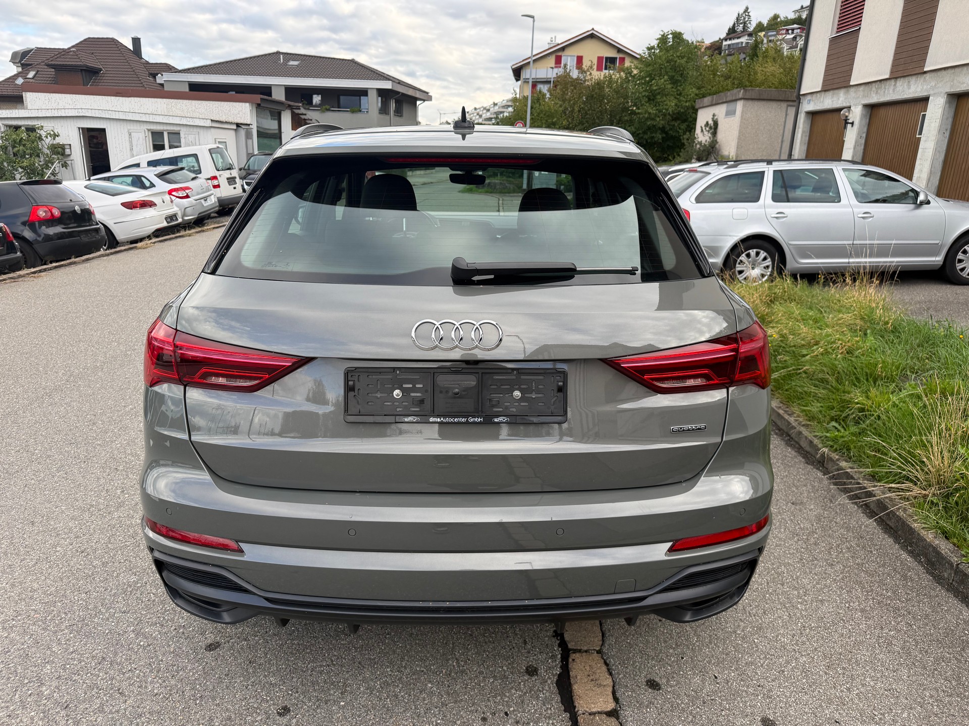 AUDI Q3 35 TDI S line quattro S-tronic-image-5