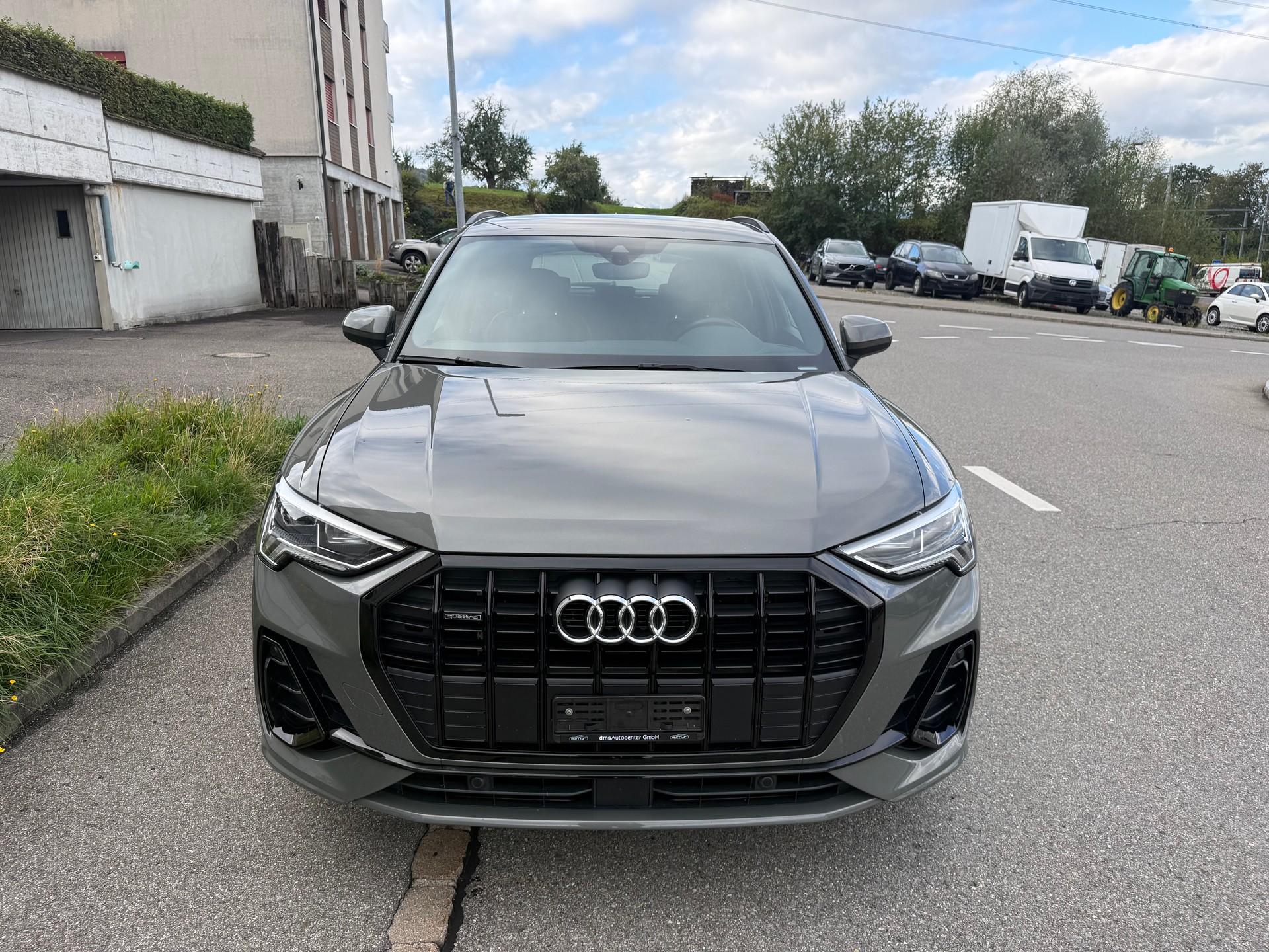 AUDI Q3 35 TDI S line quattro S-tronic-image-0