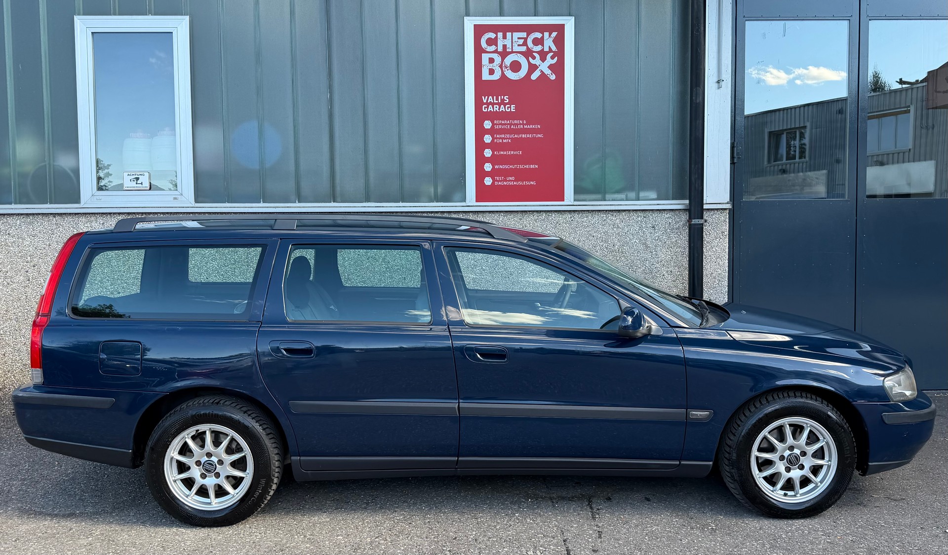 VOLVO V70 2.4-image-4