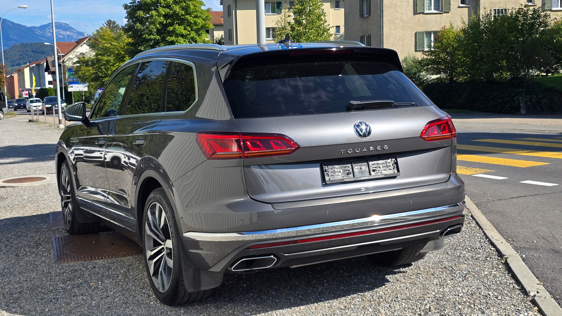 VW Touareg 3.0 TDI Elegance Tiptronic-image-4