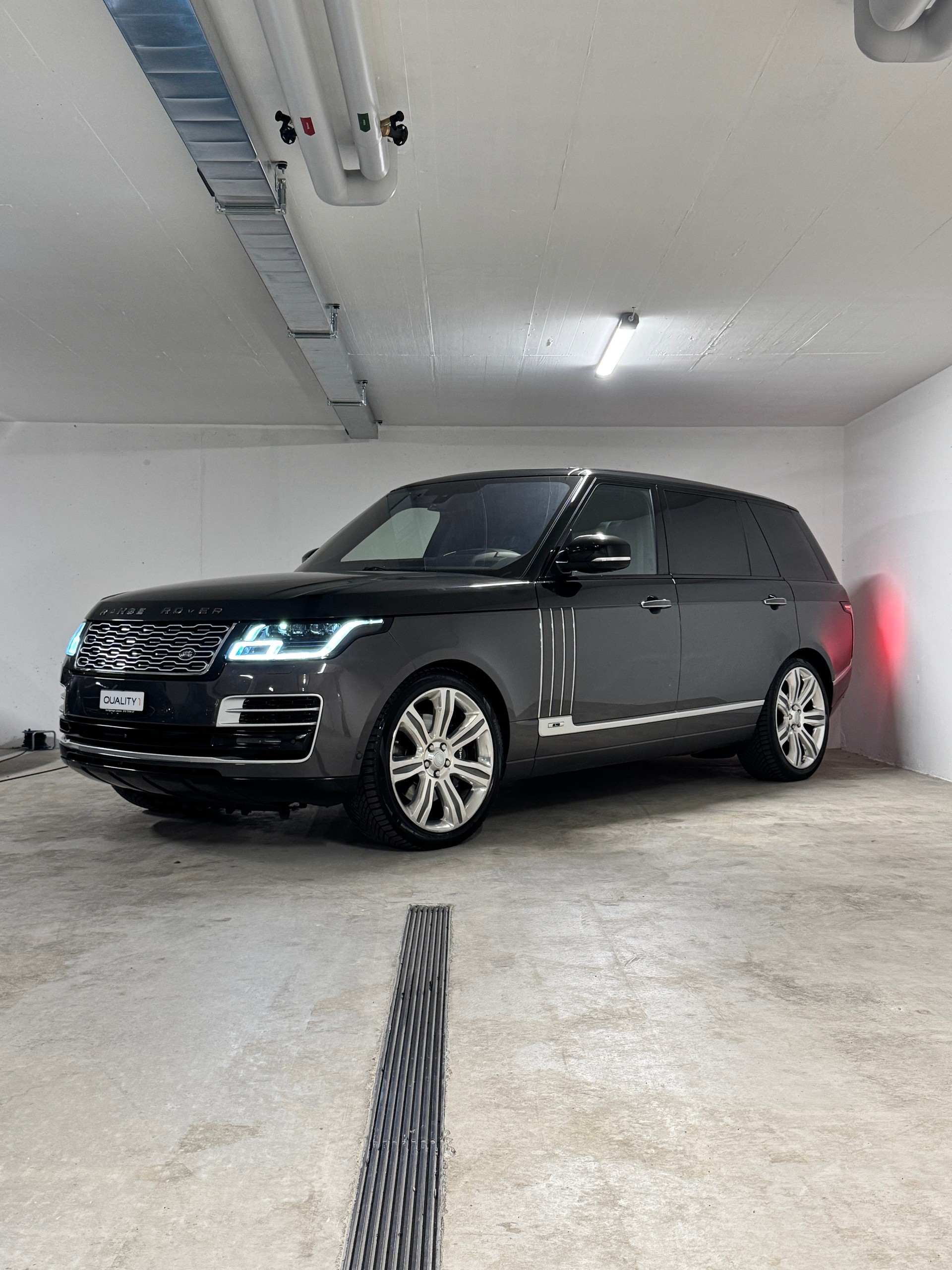 LAND ROVER Range Rover LWB 5.0 V8 SV Autobiography *Two Tone* *Fond Sitze* *Vollausstattung*-image-0