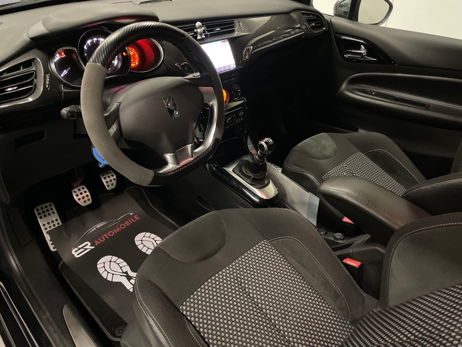 DS AUTOMOBILES DS3 1.6 THP Sport Chic-image-9