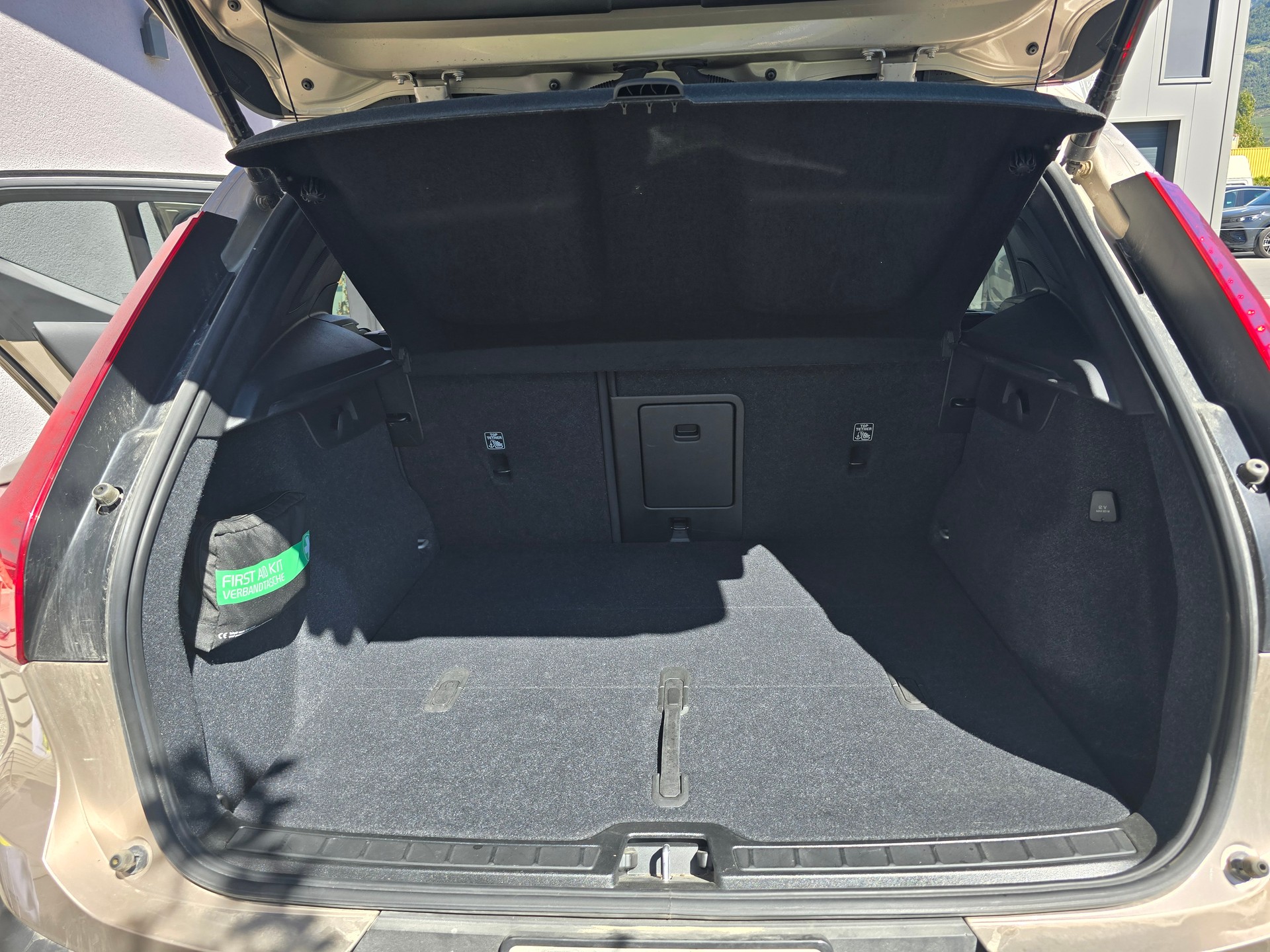 VOLVO 2.0 B3 MH Plus Dark-image-2