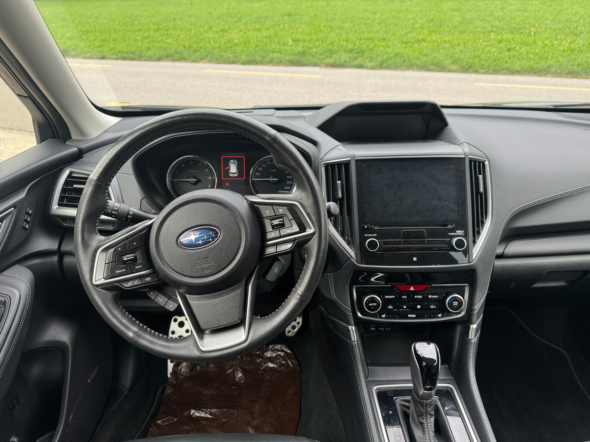 SUBARU Forester 2.0i e-Boxer Luxury Lineartronic-image-9