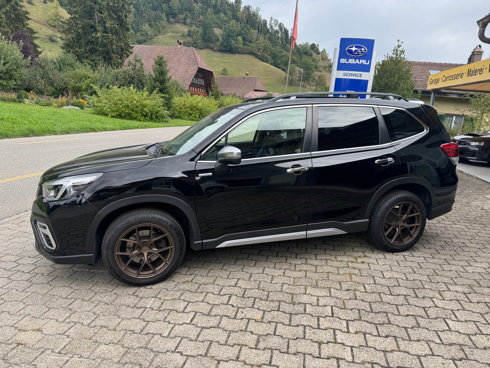 SUBARU Forester 2.0i e-Boxer Luxury Lineartronic-image-1