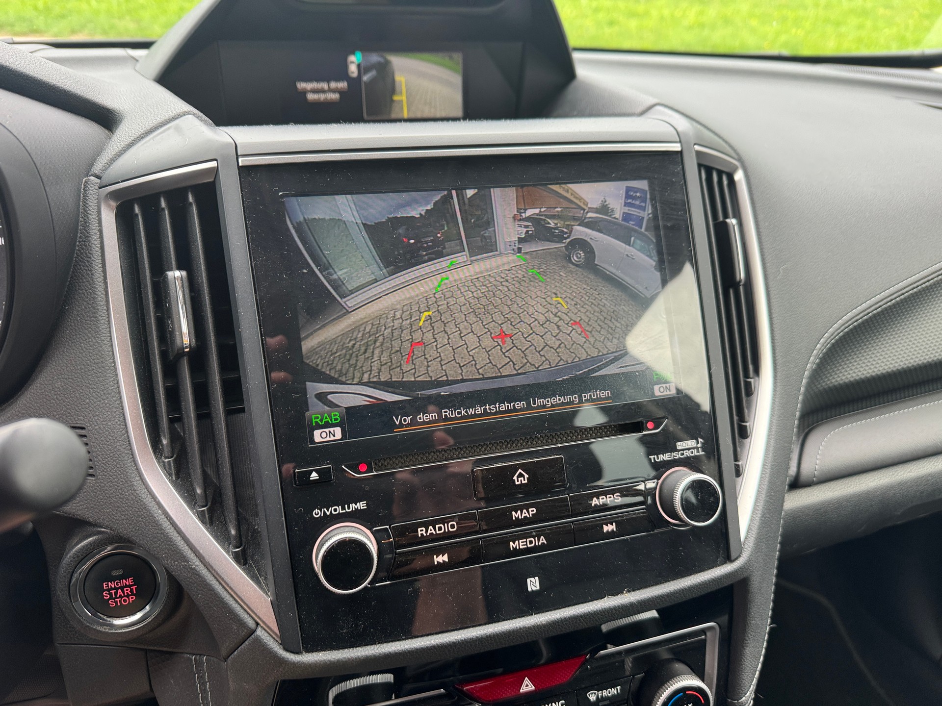 SUBARU Forester 2.0i e-Boxer Luxury Lineartronic-image-13