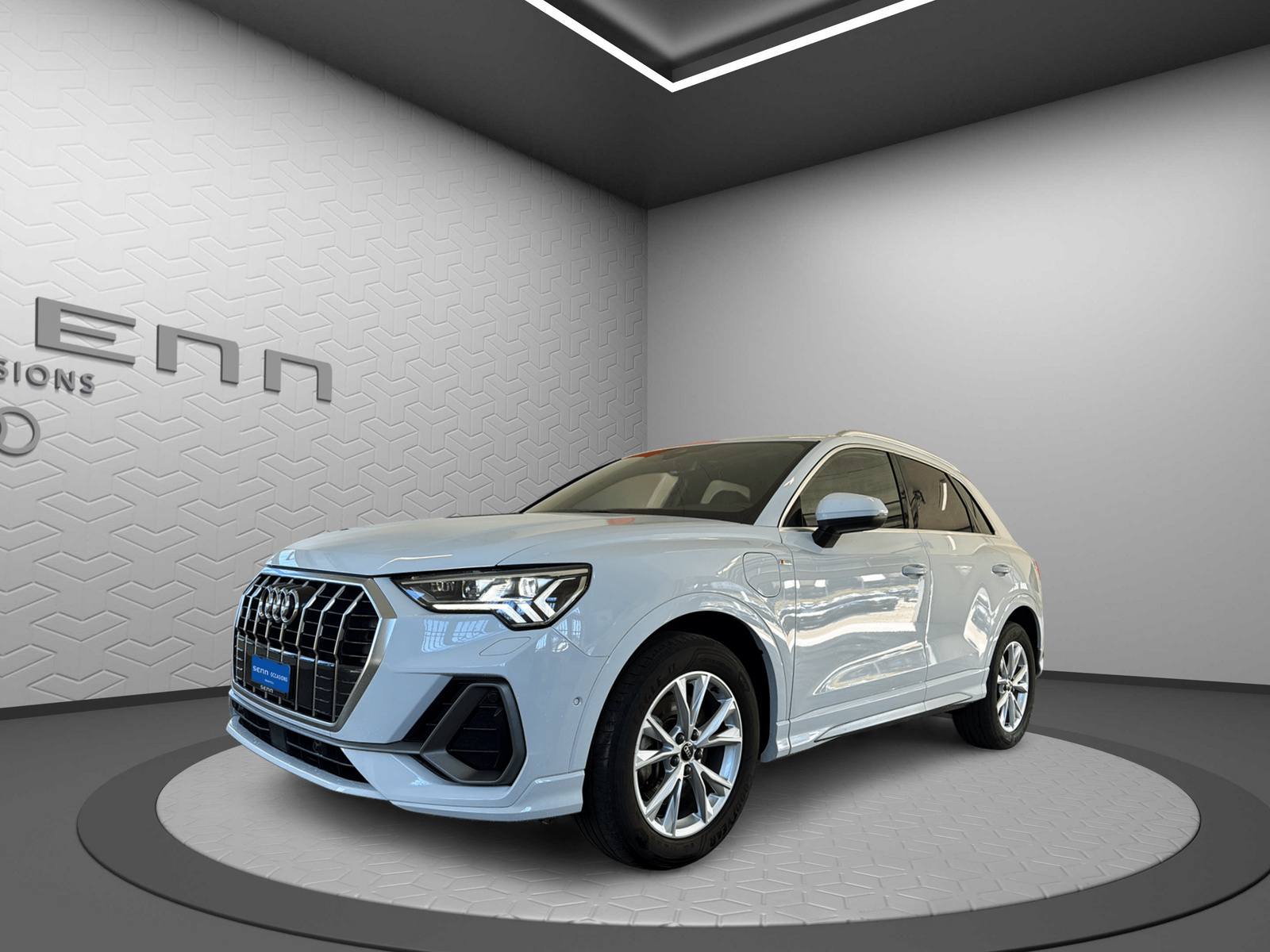 AUDI Q3 45 TFSI e S line S-tronic-image-0