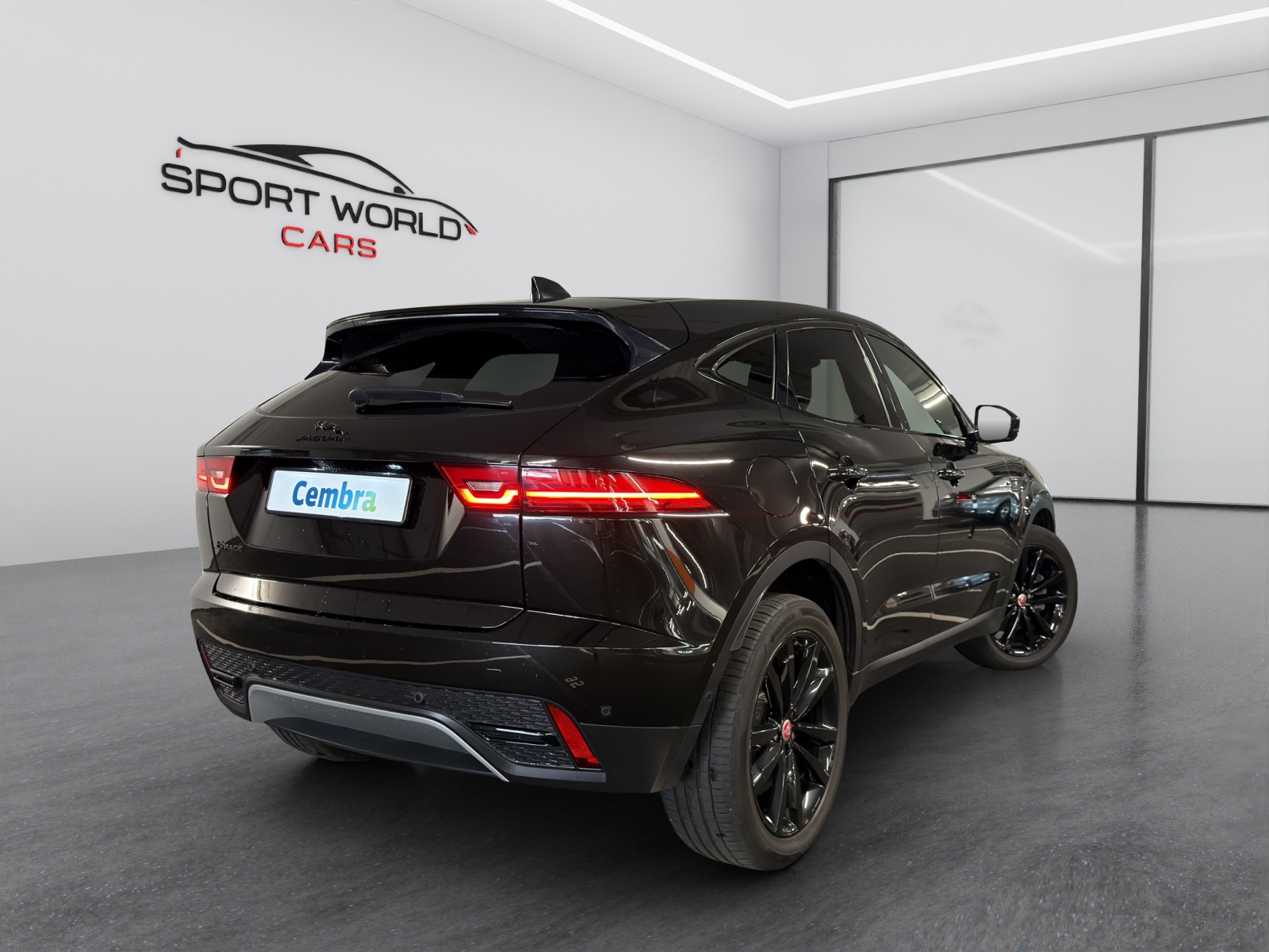 JAGUAR E-Pace 2.0d D165 R-Dynamic AWD Black-image-14