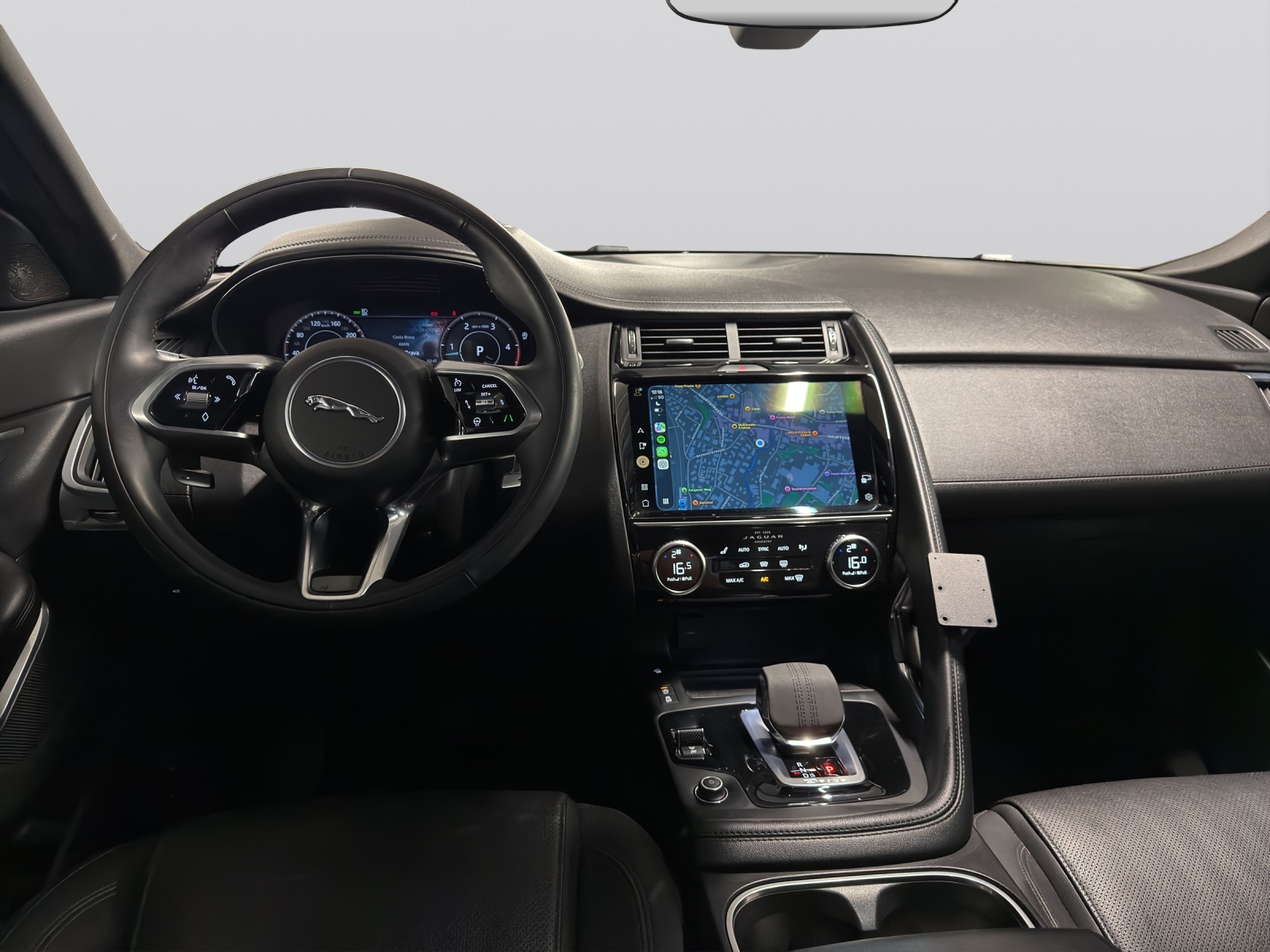 JAGUAR E-Pace 2.0d D165 R-Dynamic AWD Black-image-13