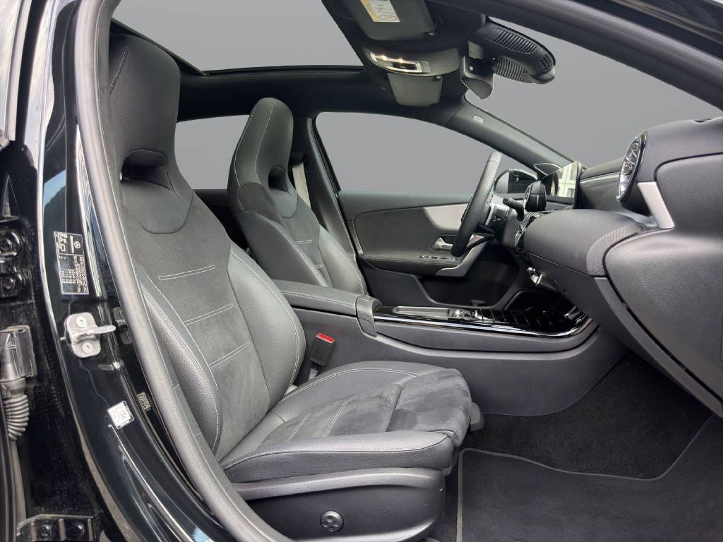 MERCEDES-BENZ A 250 AMG Line 4m-image-14