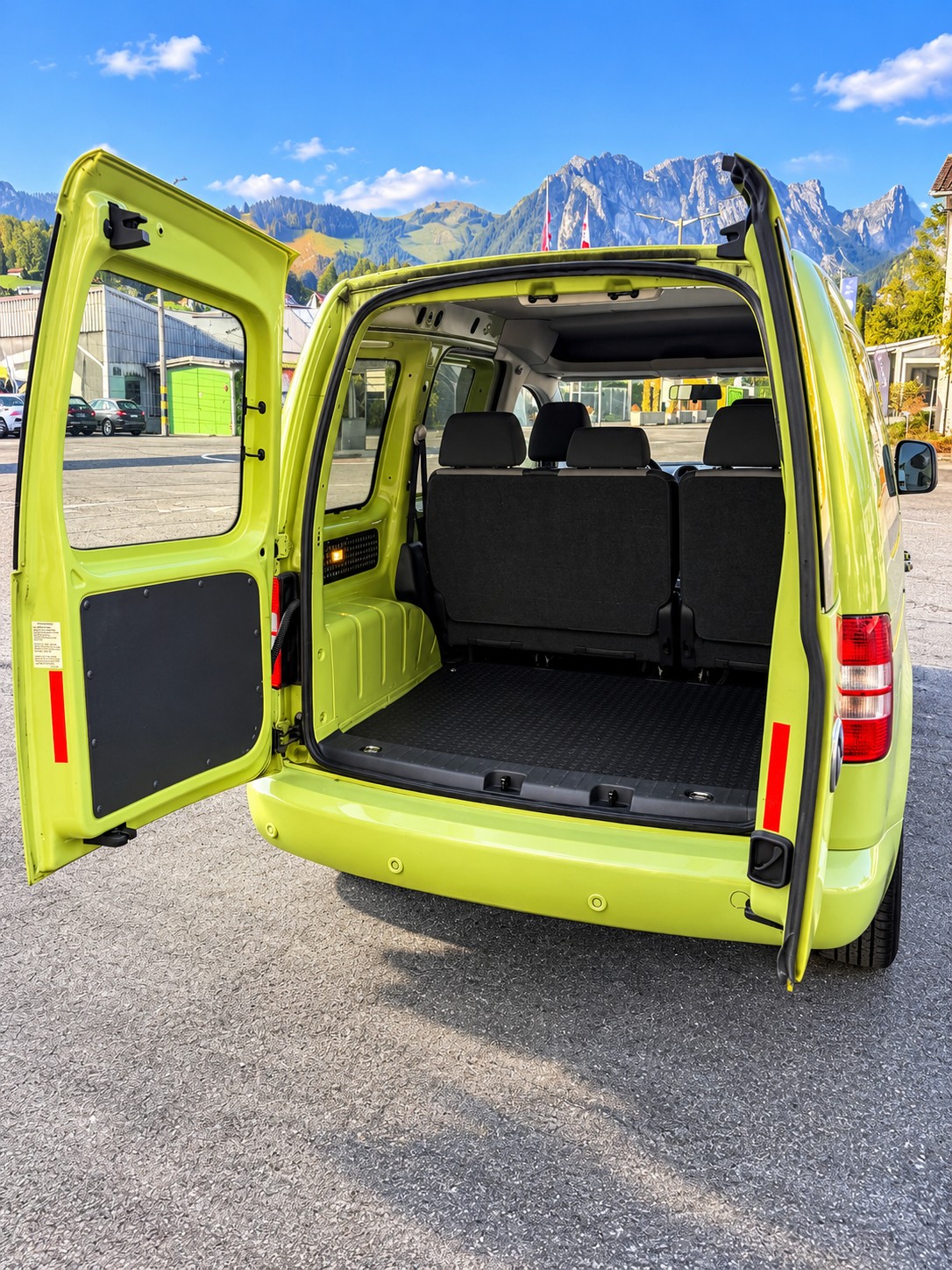 VW Caddy 1.6 TDI DSG-image-7