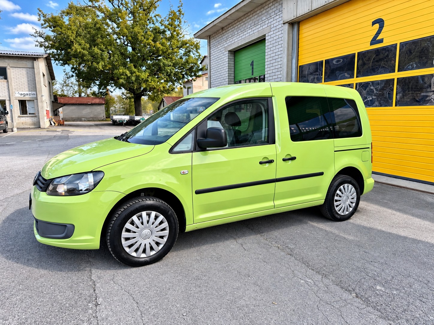 VW Caddy 1.6 TDI DSG-showroom-element-1