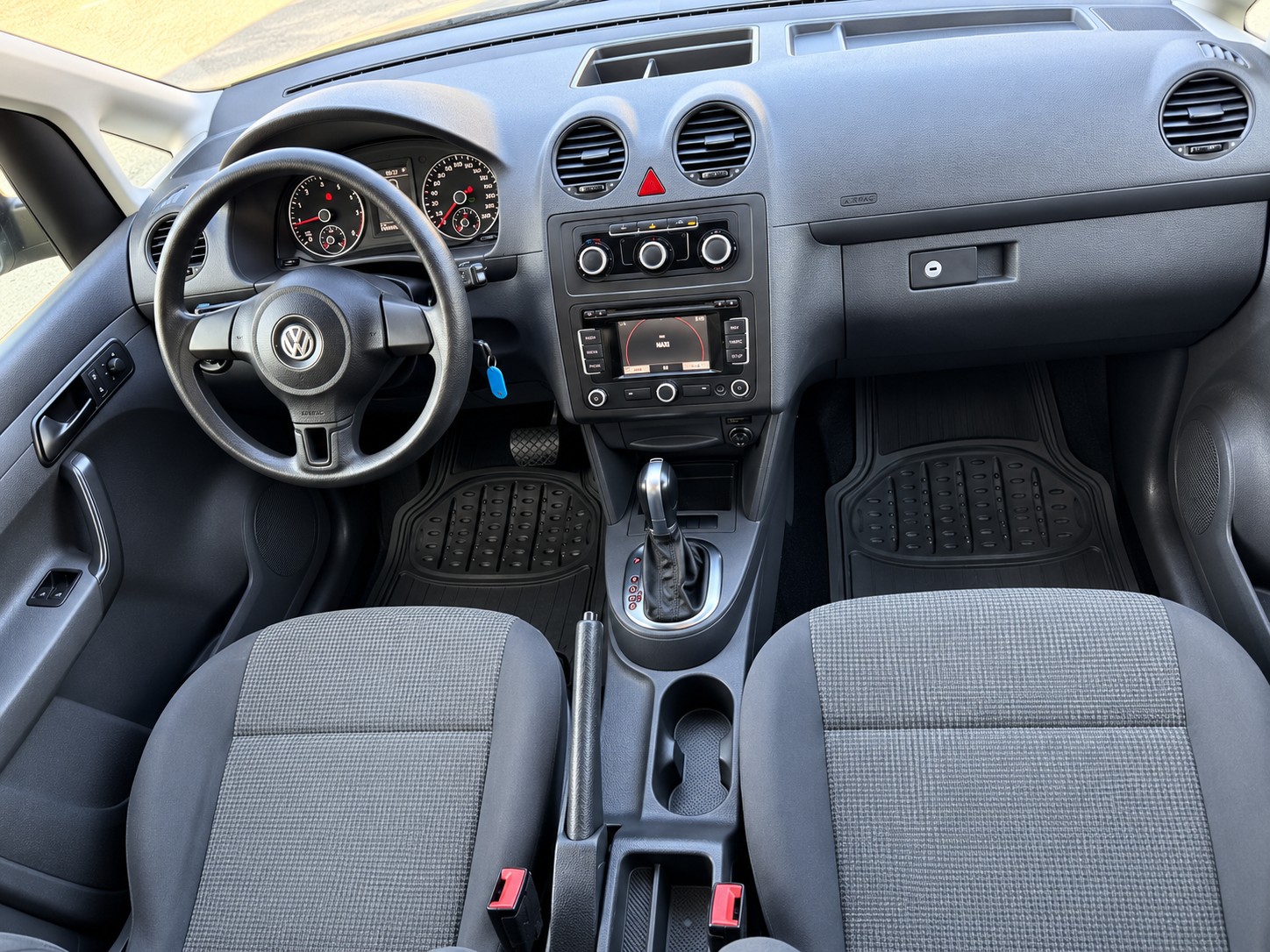 VW Caddy 1.6 TDI DSG-image-5