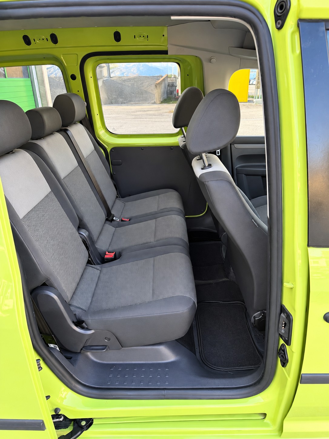 VW Caddy 1.6 TDI DSG-image-6