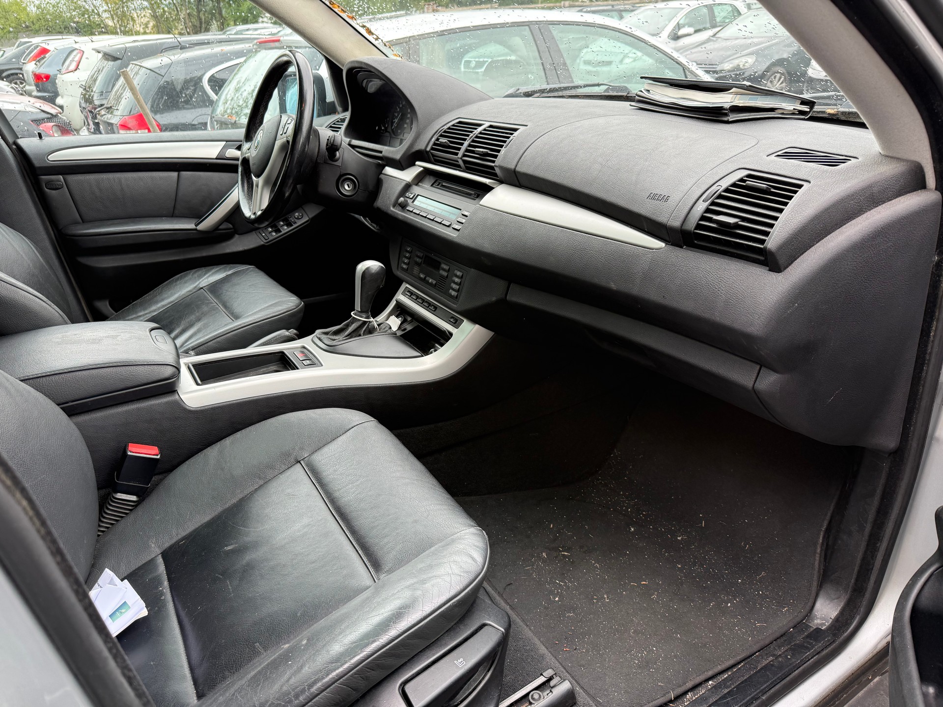 BMW X5 3.0i-image-9