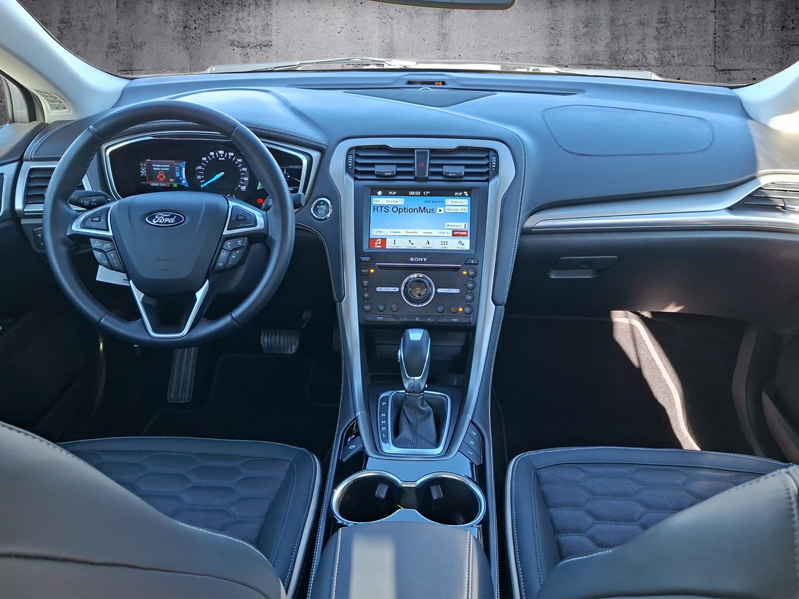 FORD Mondeo 2.0 HEV Vignale eCVT-image-6