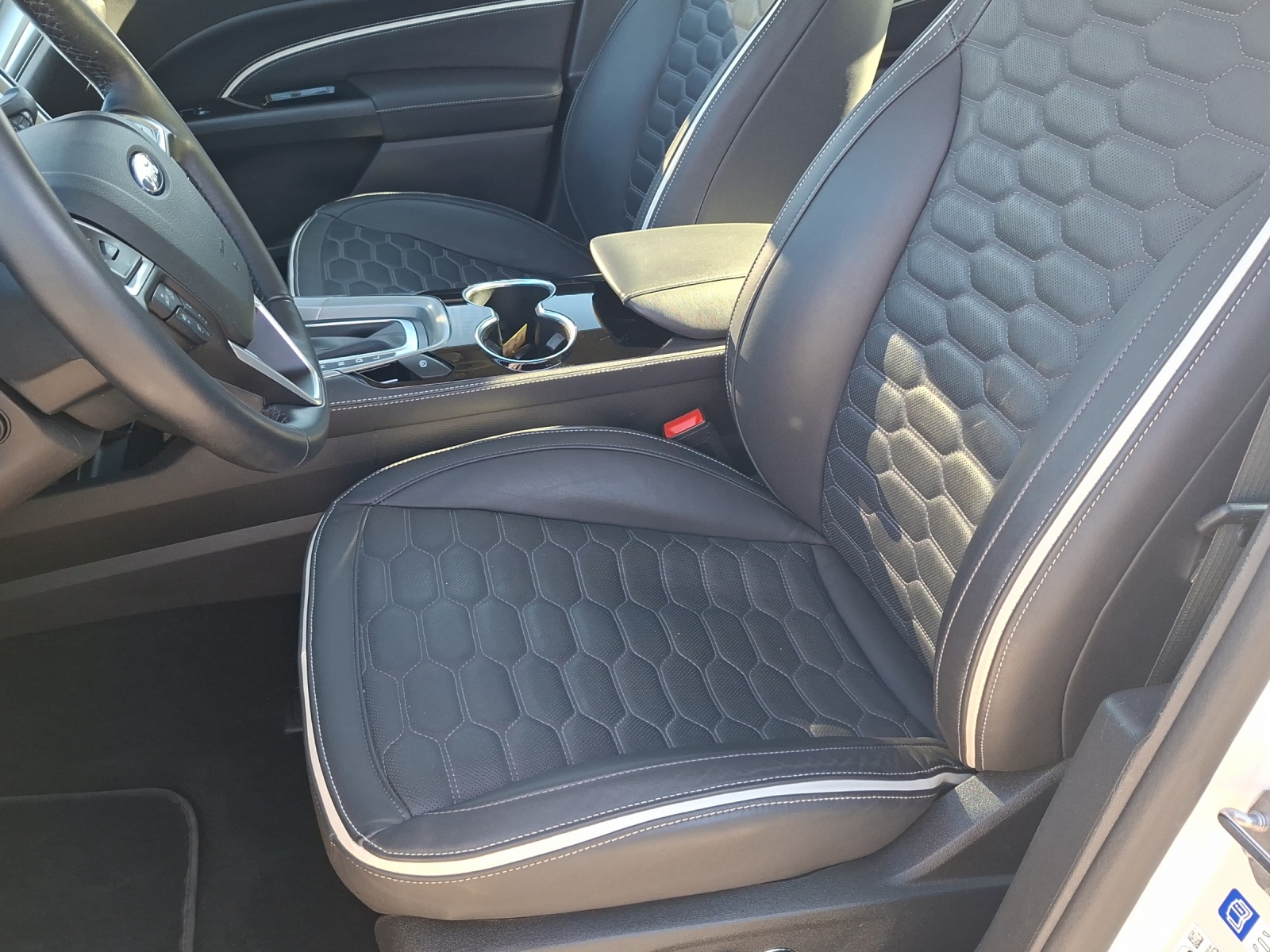 FORD Mondeo 2.0 HEV Vignale eCVT-image-4