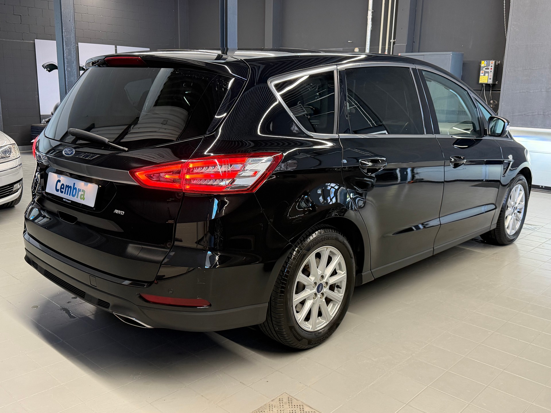 FORD S-Max 2.0 TDCi Titanium AWD PowerShift **7-Sitzer**-image-6